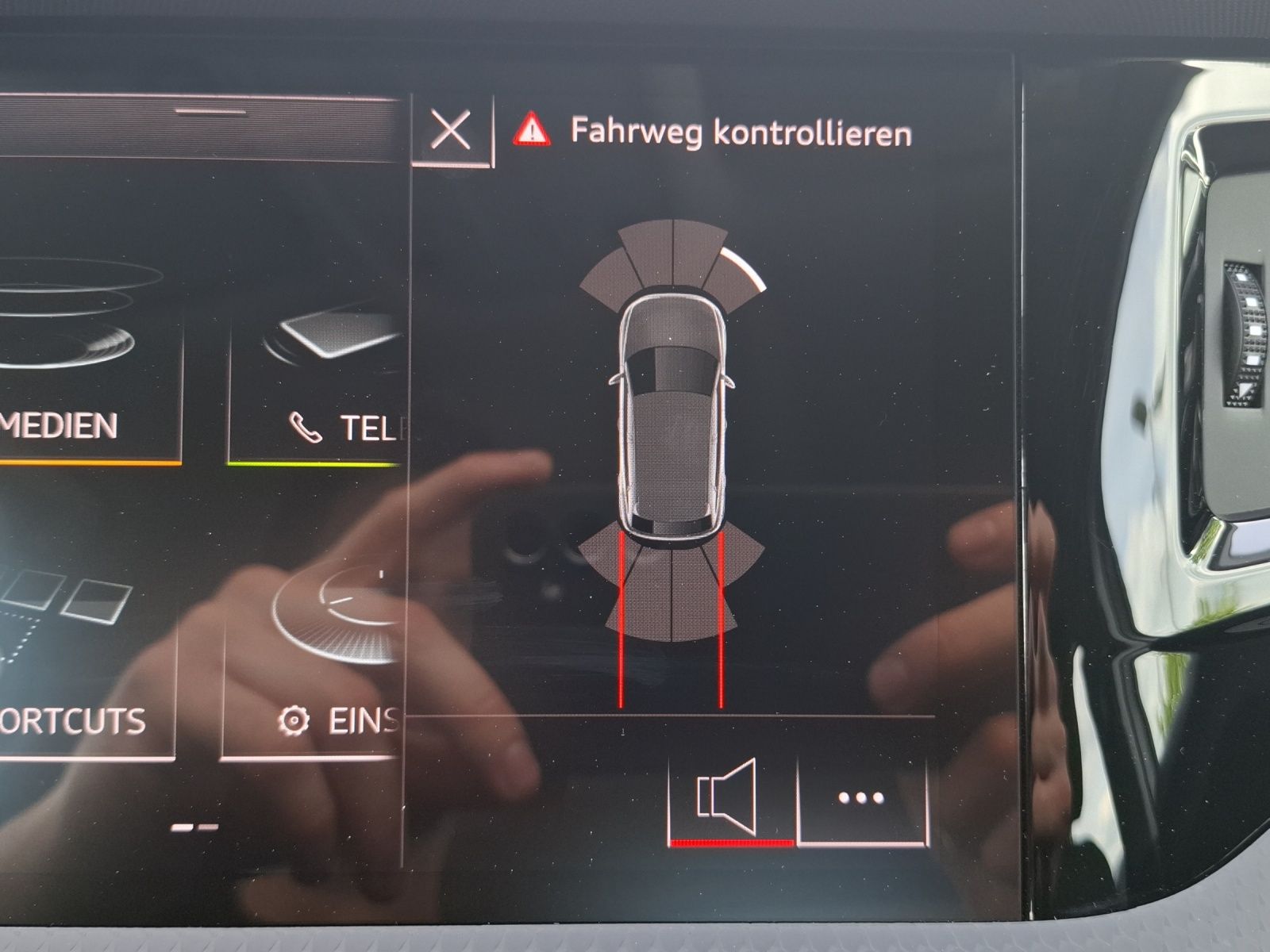 Fahrzeugabbildung Audi A1 Sportback 30 TFSI S-tronic LED Navi AVC GRA P