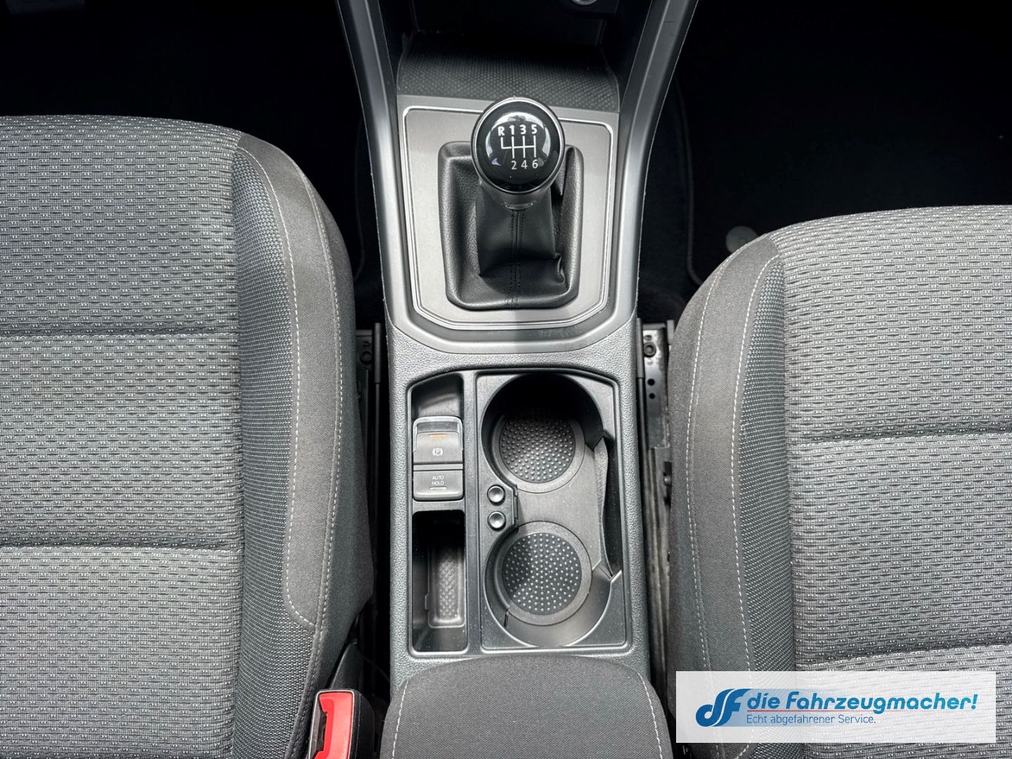 Fahrzeugabbildung Volkswagen Touran Comfortline BMT Start-Stopp AHK-klappbar