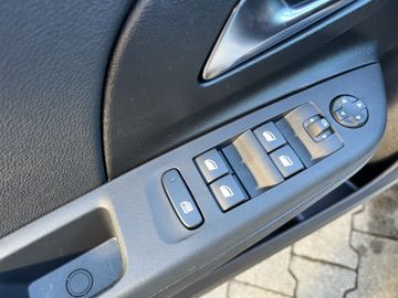 Opel Corsa 1.2 YES LED ALLWETTERREIFEN SHZ LHZ