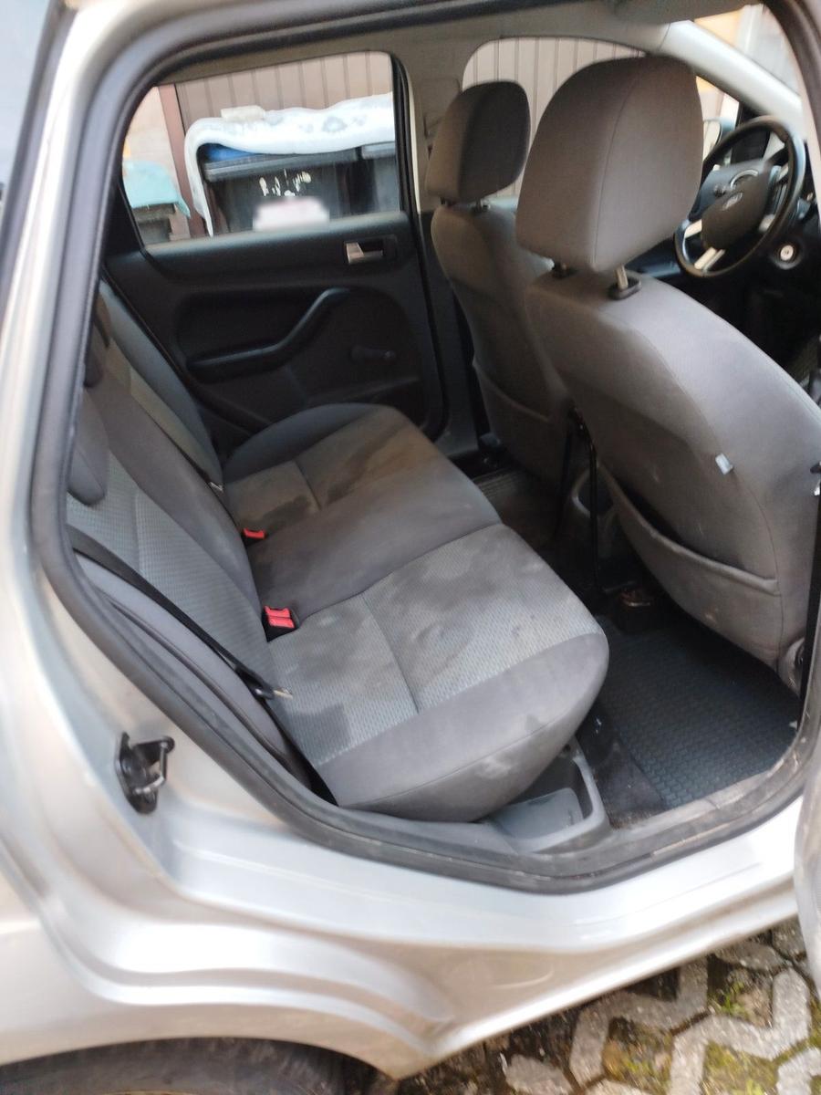 Ford Focus 2005 — photo 8
