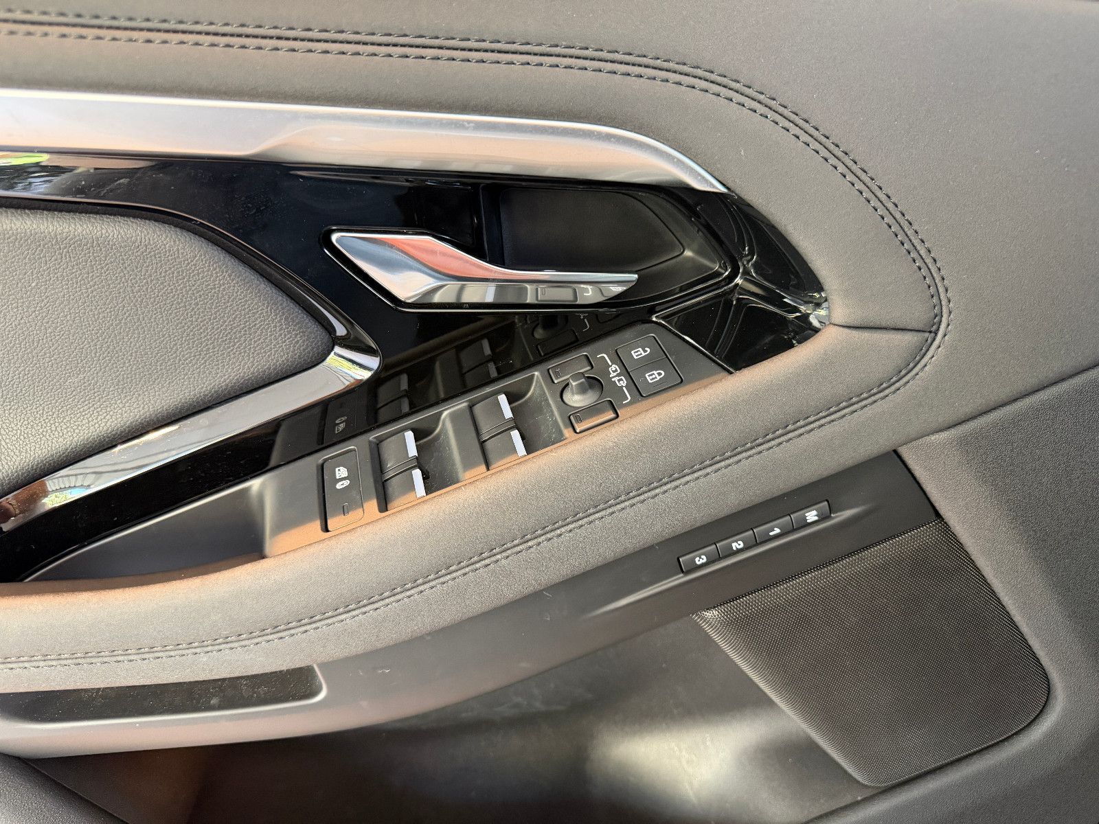 Fahrzeugabbildung Land Rover Evoque R-Dynamic SE/PANORAMA/MERIDIAN/KAMERA