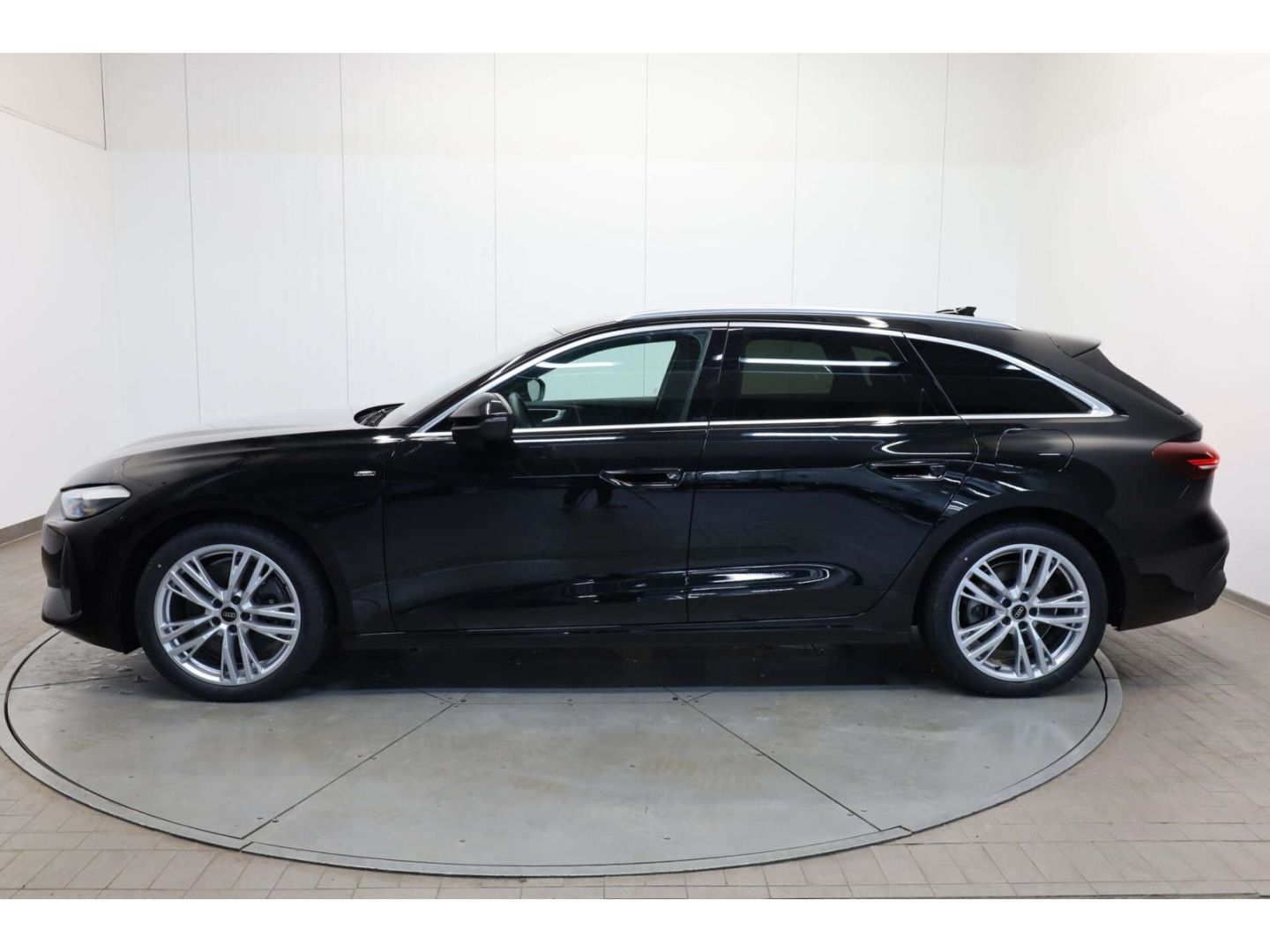 Audi A5 Avant e-hybrid quattro AHK ele.Sitze RFK 19'' foto 5