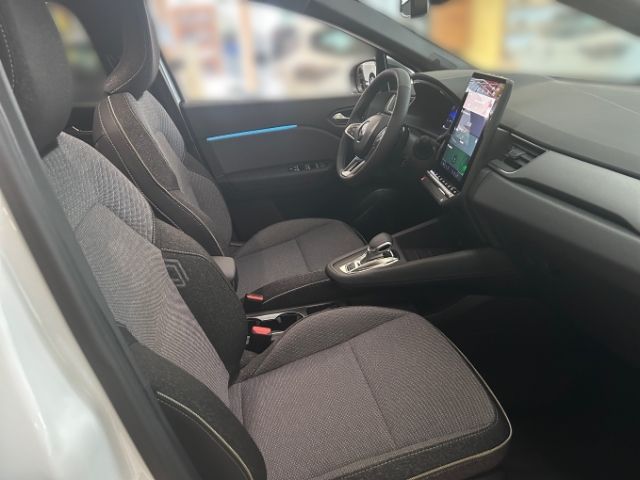 Fahrzeugabbildung Renault Captur Techno Mild Hybrid 160 EDC Winterpaket Na