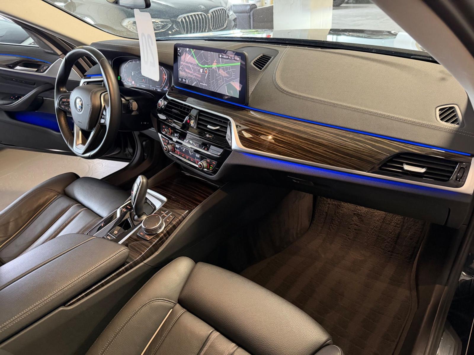 BMW 530 i Luxury Line H-KARDON/CAM/ACC/AHK/LEDER
