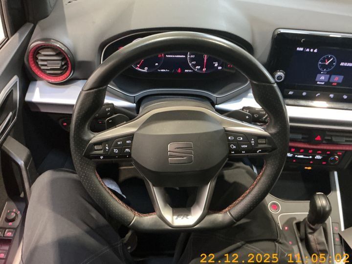 Fahrzeugabbildung SEAT Arona FR TSI DSG*AHK*Cam*LED*PDC*Sitzhzg*ACC*APP