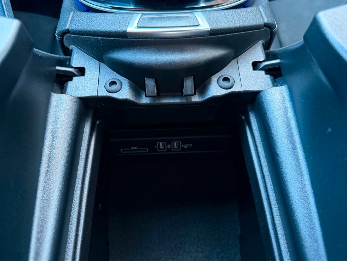 Fahrzeugabbildung Mercedes-Benz E 350 Coupe  AMG+Ambiente+RKamera+TotW+Alcantara