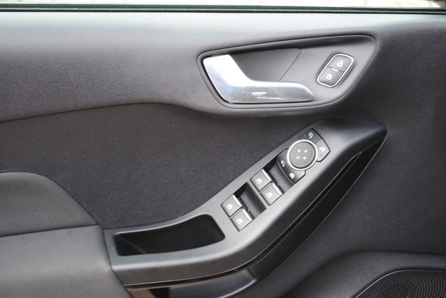 Fahrzeugabbildung Ford Fiesta 1.0 +NAVI+LED+WINTER-PAKET+TEMPOMAT+KLIMA