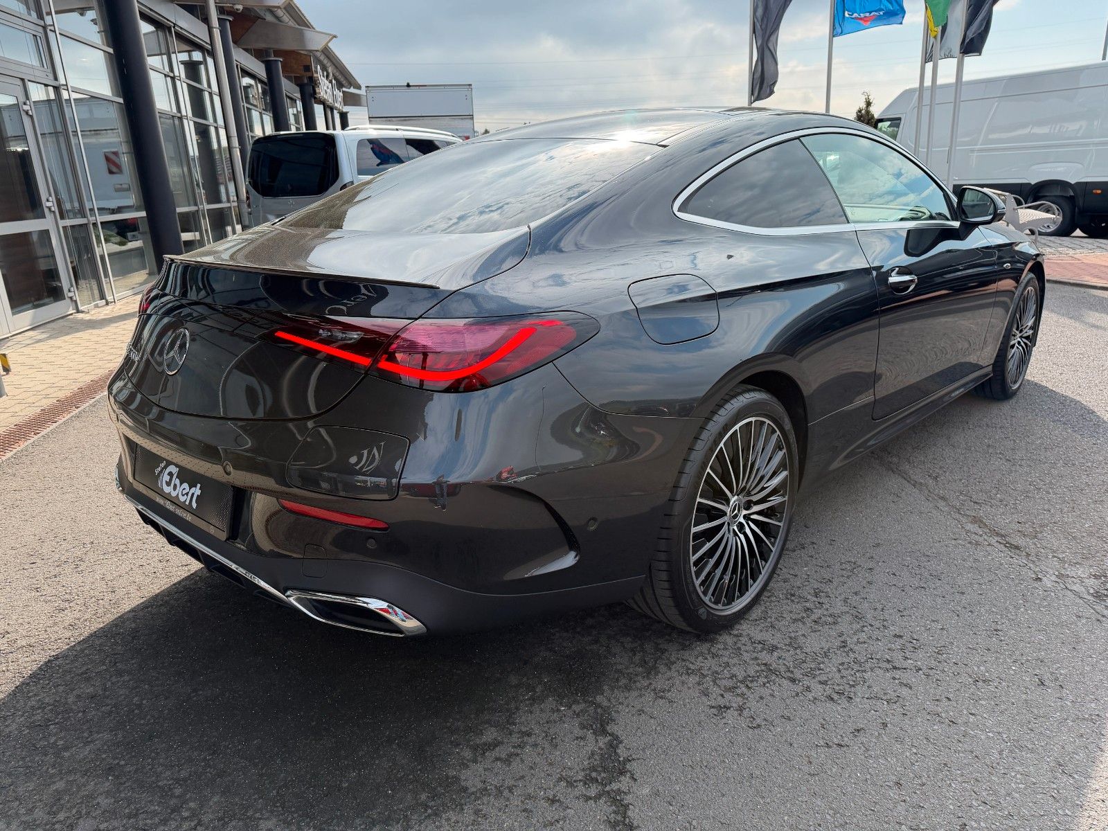 Fahrzeugabbildung Mercedes-Benz CLE 300 e AMG Premium Distr+Pano+360°+Digital