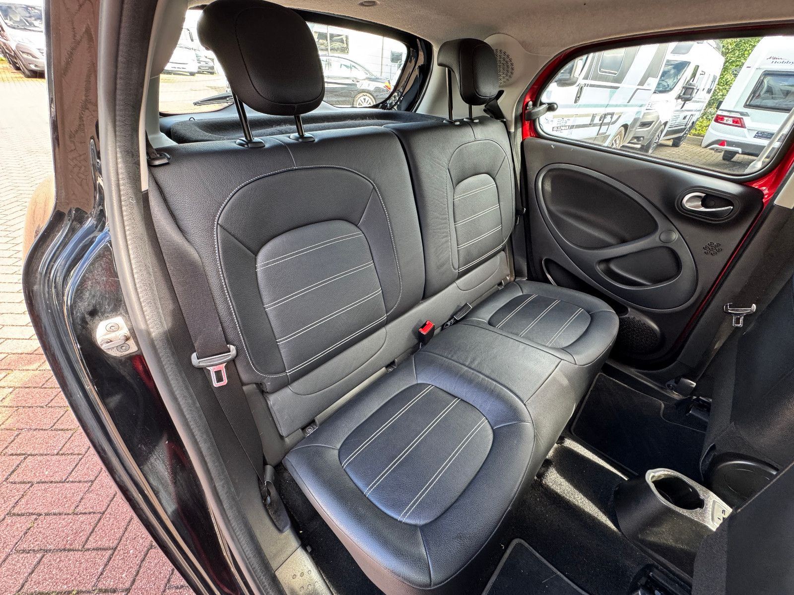Fahrzeugabbildung Smart ForFour 66KW PRIME EXCLUSIVE PANO NAVI LED VOLL