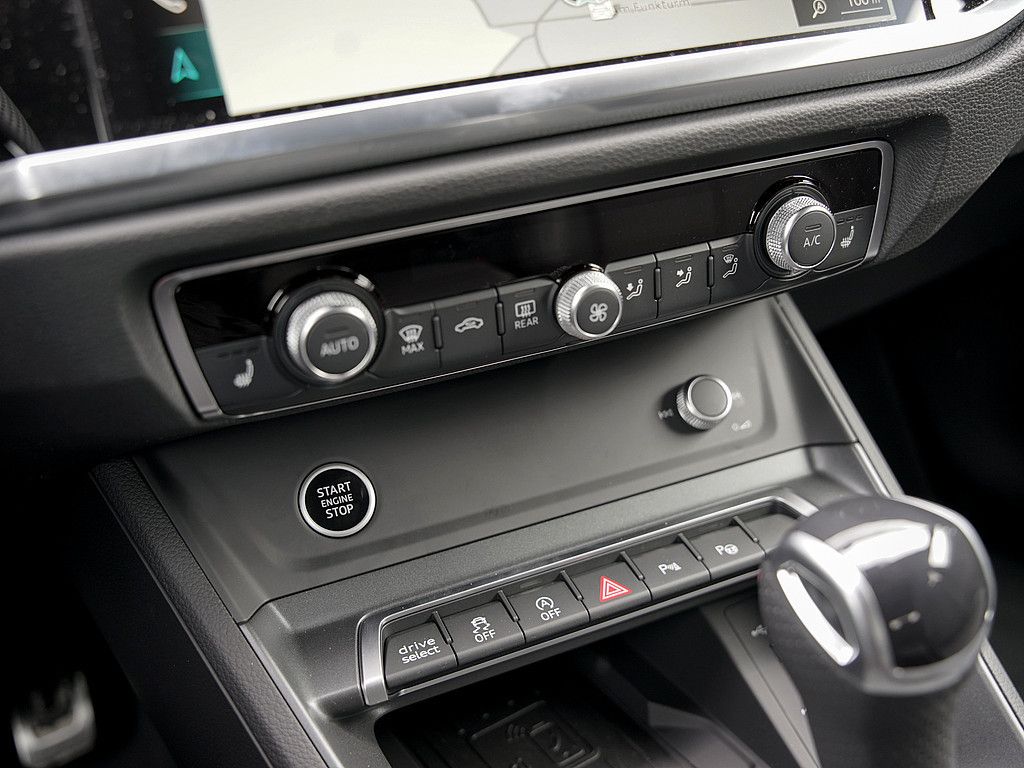 Fahrzeugabbildung Audi Q3 Sportback 35 TDI S line KAMERA NAVI LED ACC