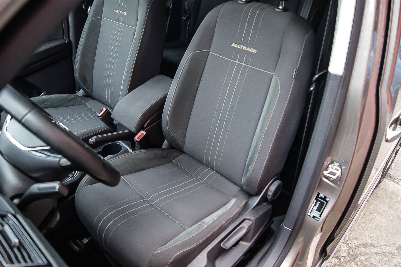 Fahrzeugabbildung Volkswagen Caddy 2.0 TDI 4MOTION Alltrack Bi-XENON PLA Allt