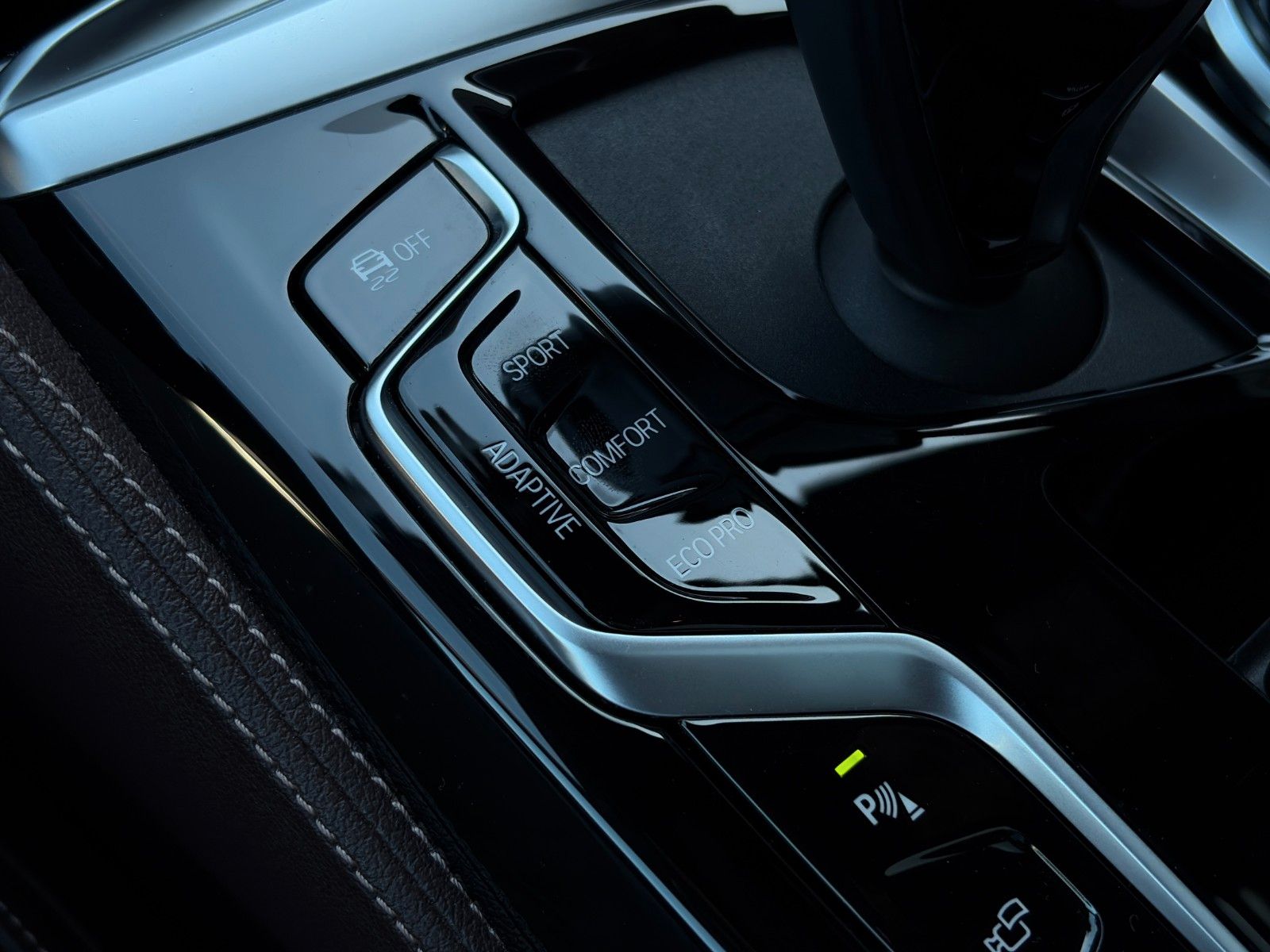 Fahrzeugabbildung BMW M550i xDr GSD Laser HuD 360° DAProf SBL H&K AHK