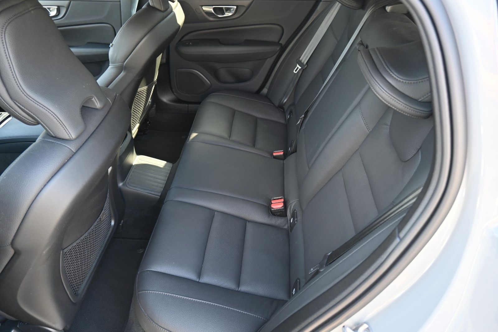Fahrzeugabbildung Volvo V60 T6 Plus Dark AWD*AHK*Elekt.Sitze*75KM RW*