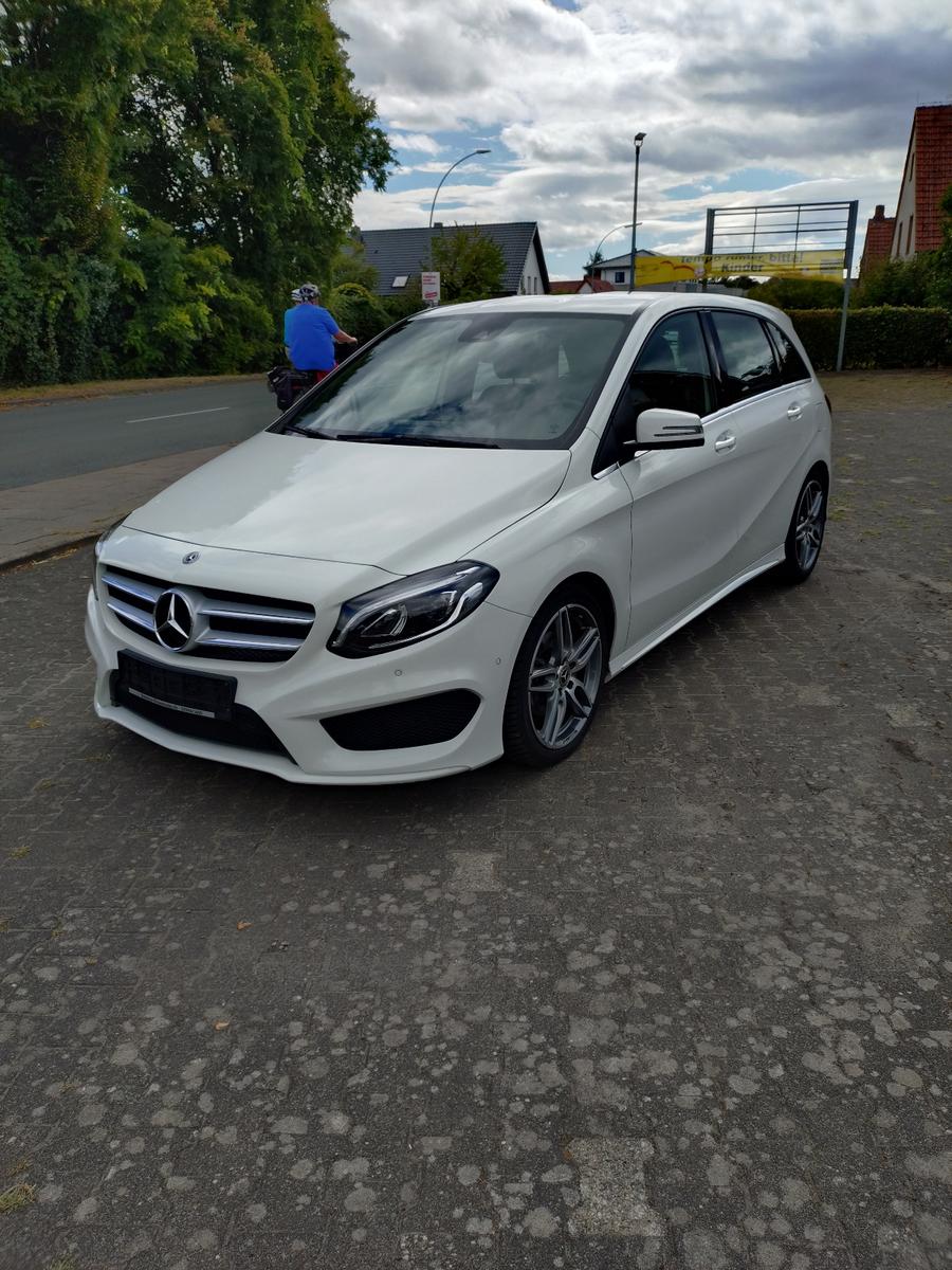 Mercedes-Benz B 180 Automatik AMG-Line Navi PDC Sitzheizung