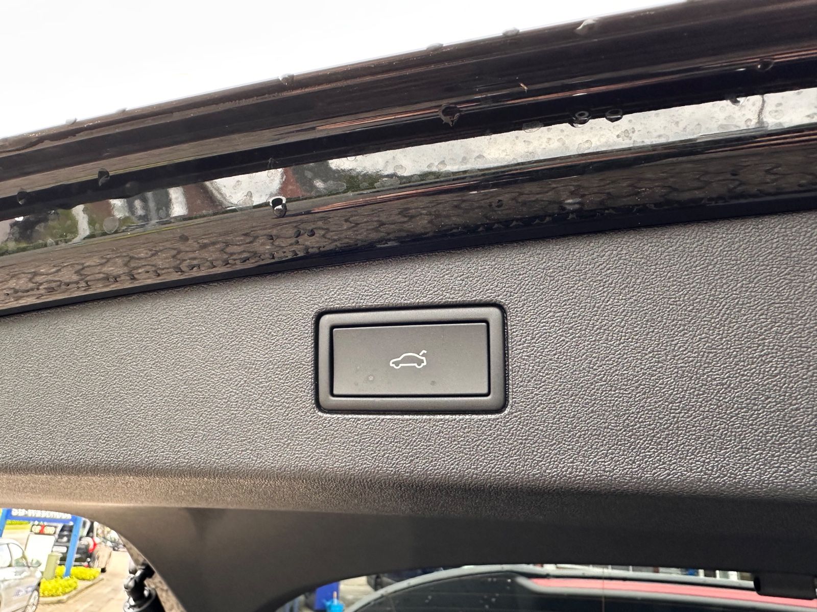 Fahrzeugabbildung Volkswagen Tiguan 2.0 TDI 4M R-Line AHK/Black/Pano/ACC/LED