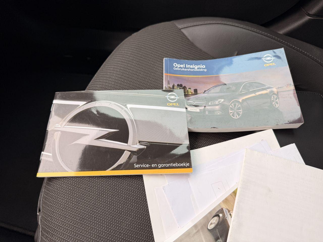 Opel Insignia 2010 — photo 12