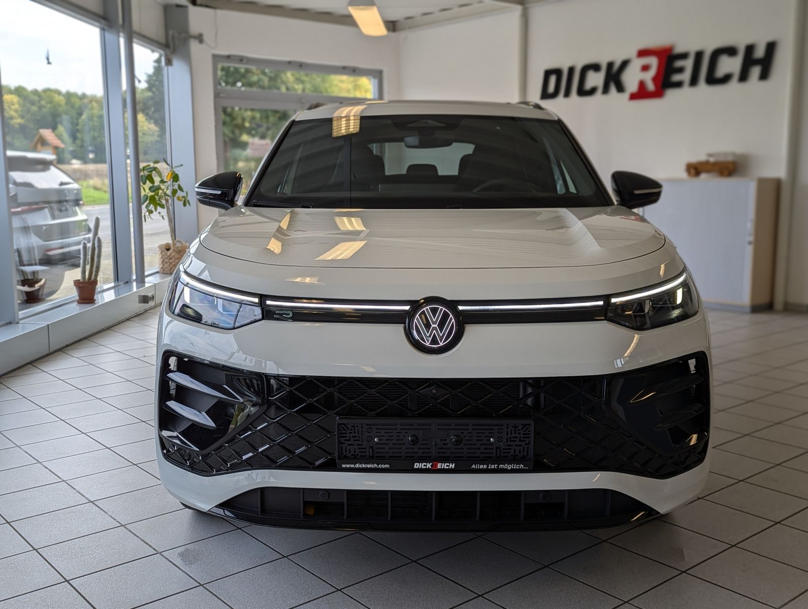 VW Tayron 2.0TDI 4M R-Line Launch Pano Black AHK 20 - Image 2