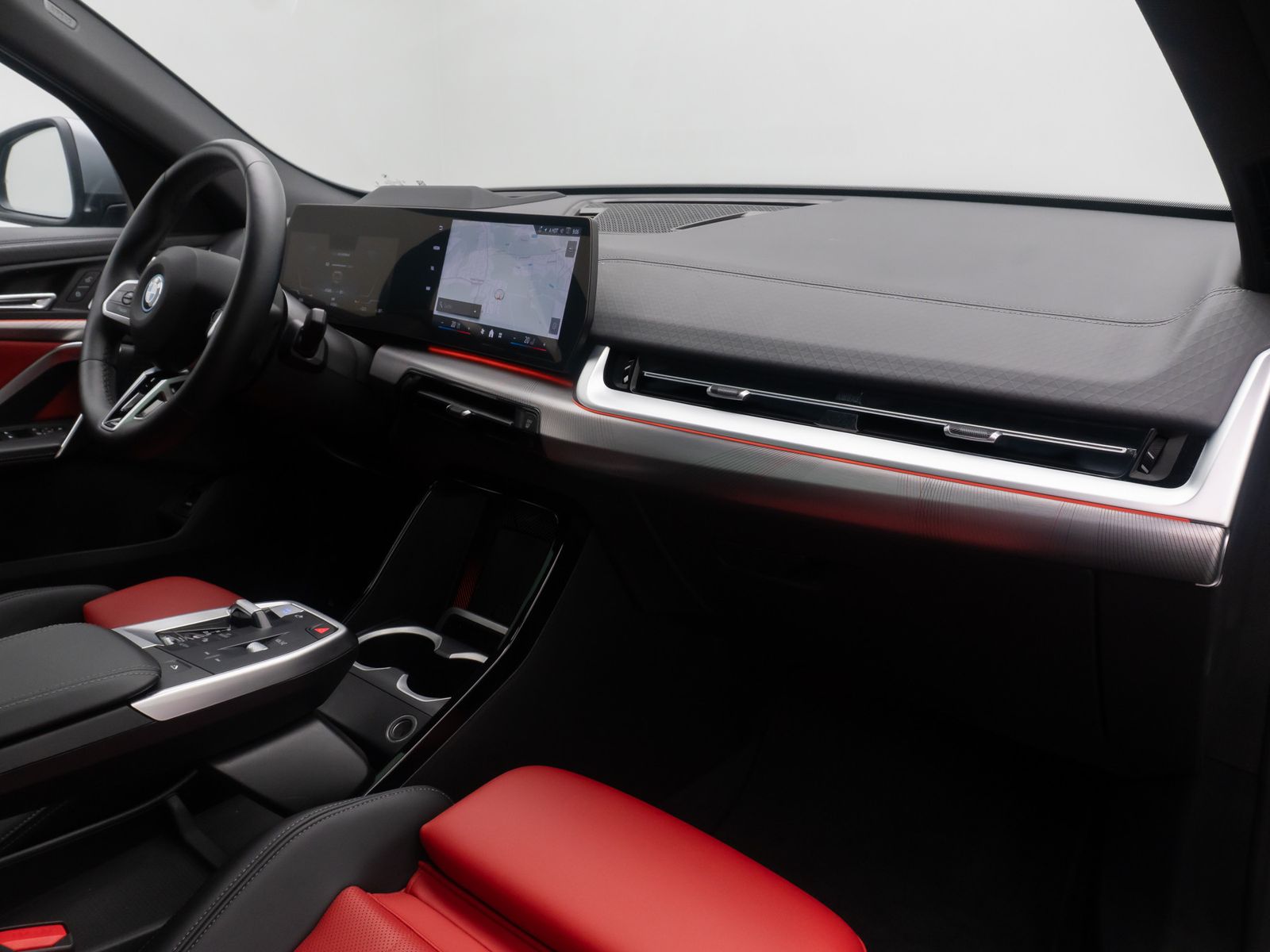 Fahrzeugabbildung BMW iX2 eD20 M Sport 360&deg;HUD DAB H/K Panorama 19Zoll