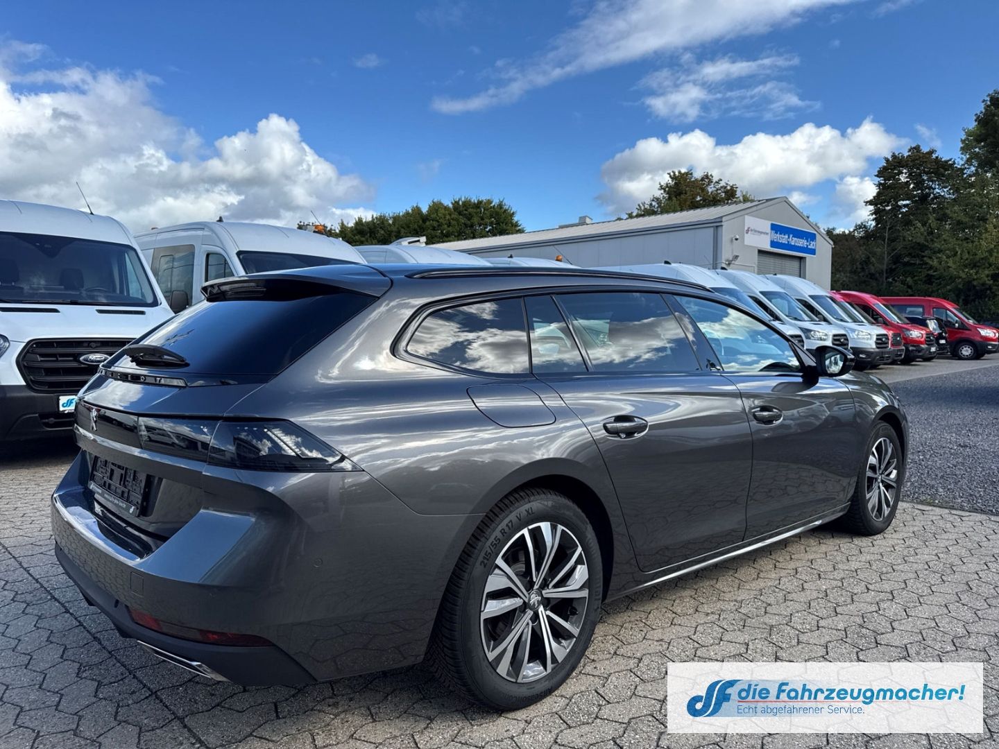 Fahrzeugabbildung Peugeot 508 SW Allure Pack 1.5 Navi 360 Kamera *UNFALLSC