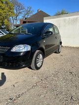 Volkswagen Fox - - Volkswagen Fox: Schwarz
