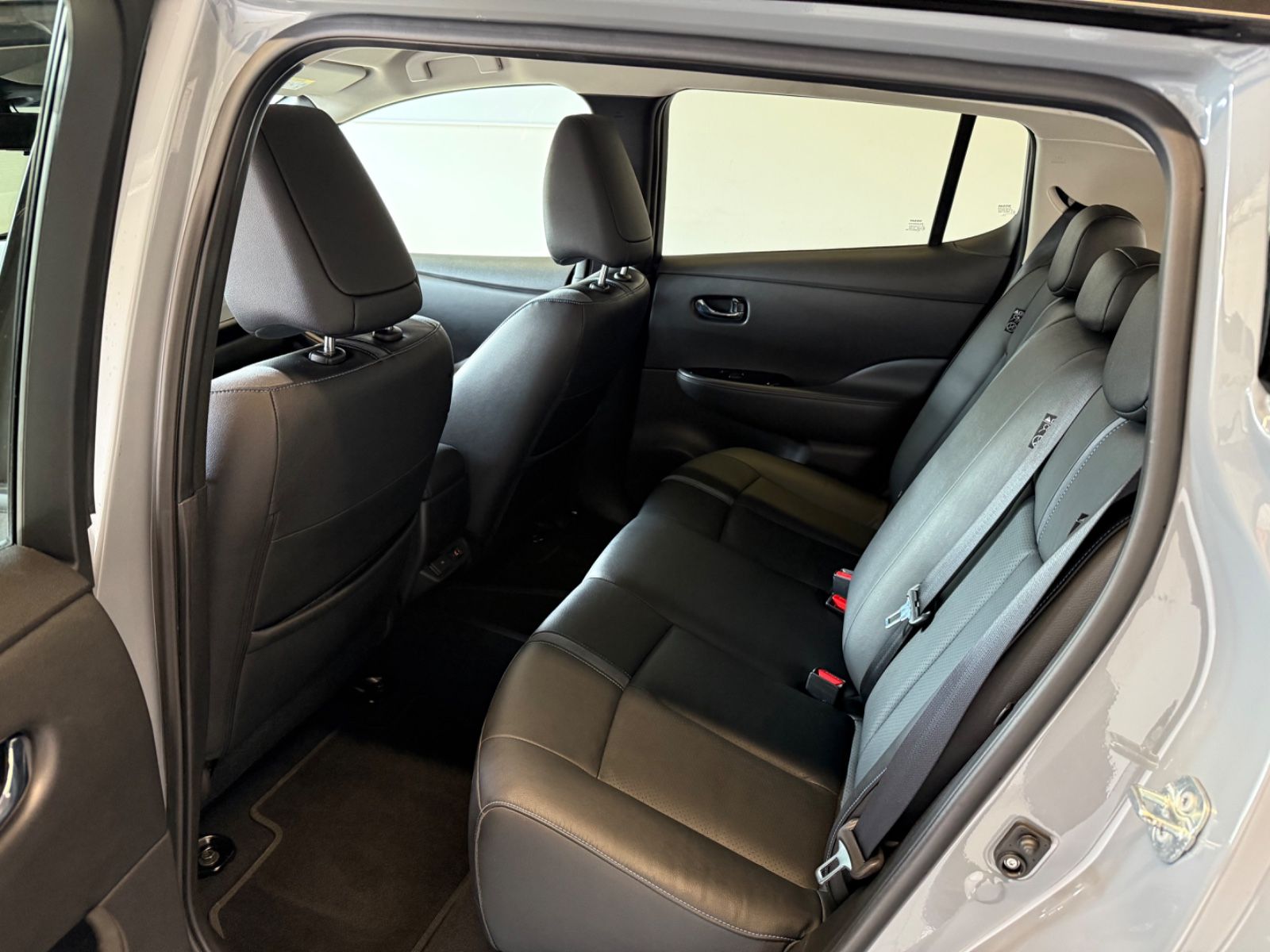 Fahrzeugabbildung Nissan Leaf Tekna Winter-Paket 2-Farb-Lackierung BOSE