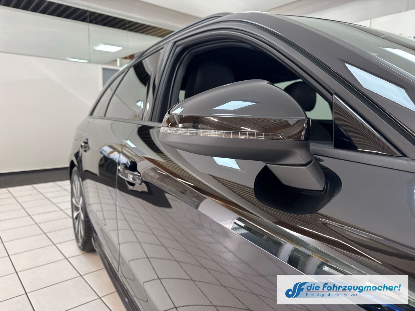 Fahrzeugabbildung Audi A4 Avant 35 TDI S line Navi Leder LED ACC Klimaa