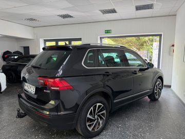Volkswagen Tiguan - 4