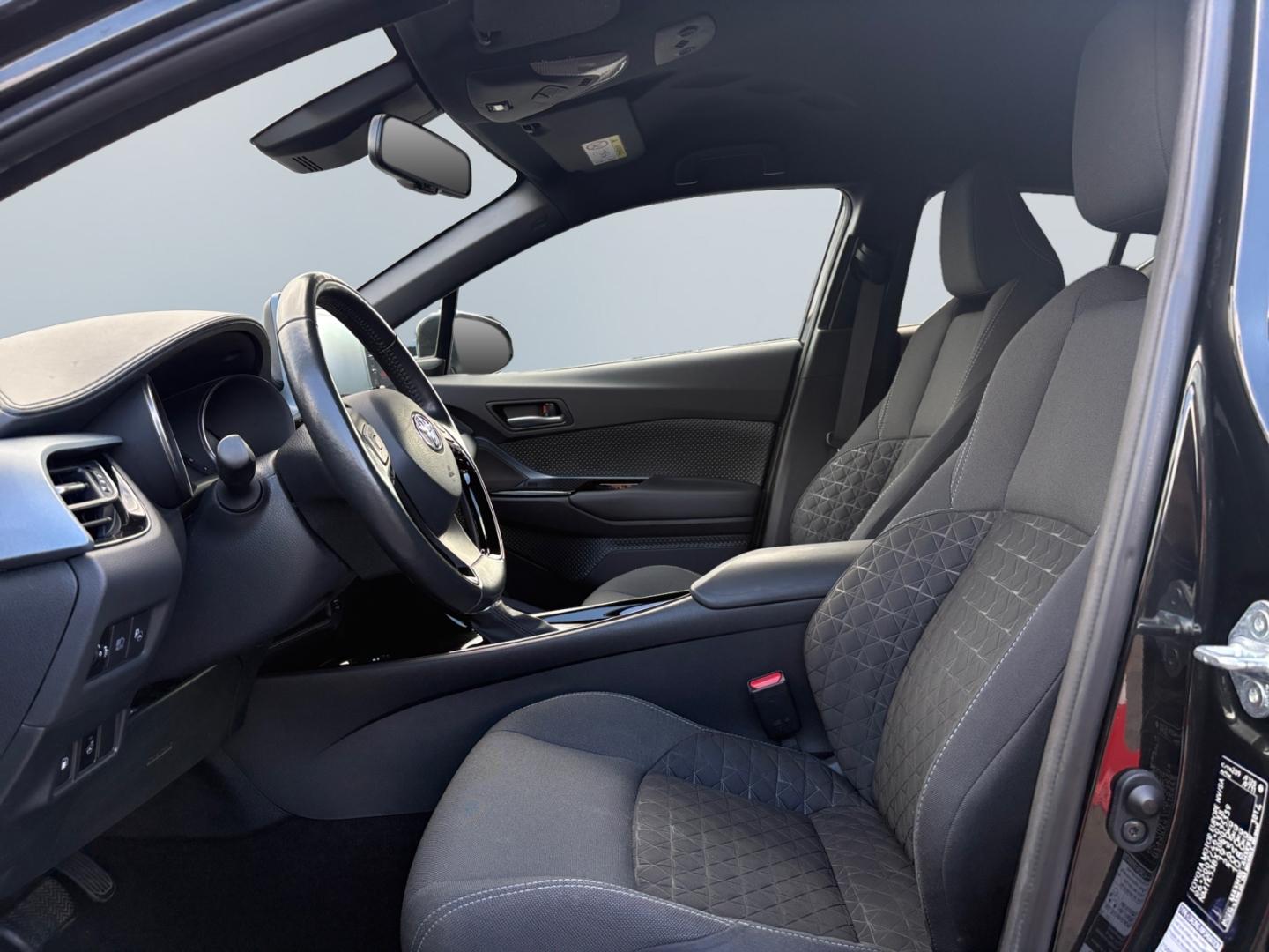 Toyota C-HR 2.0 Hybrid Team D *LED*ACC*CarPlay*CAM*SHZ*