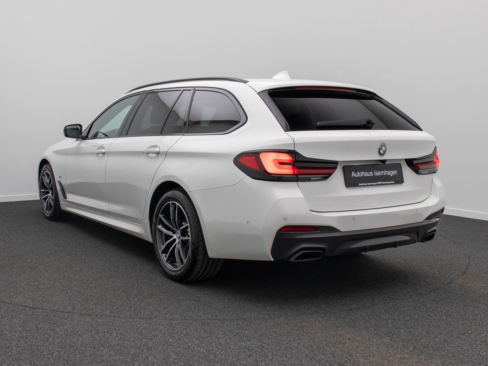 Fahrzeugabbildung BMW 530d M Sport Kamera DAB Memory ACC H/K Panorama
