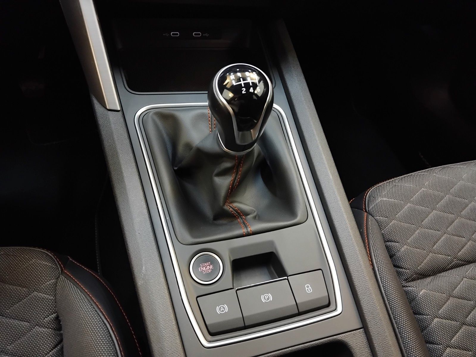 Seat Leon (09/2021, Benzin)