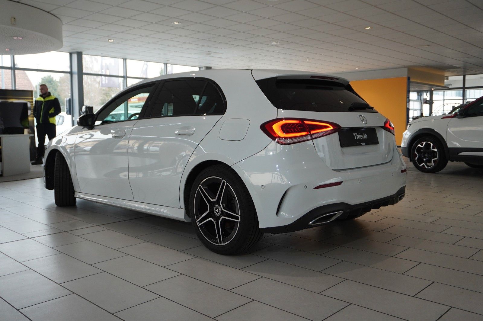 Fahrzeugabbildung Mercedes-Benz A 180 AMG LINE 7G-DCT NAVI/LED/VIRT./KAMERA/DAB+