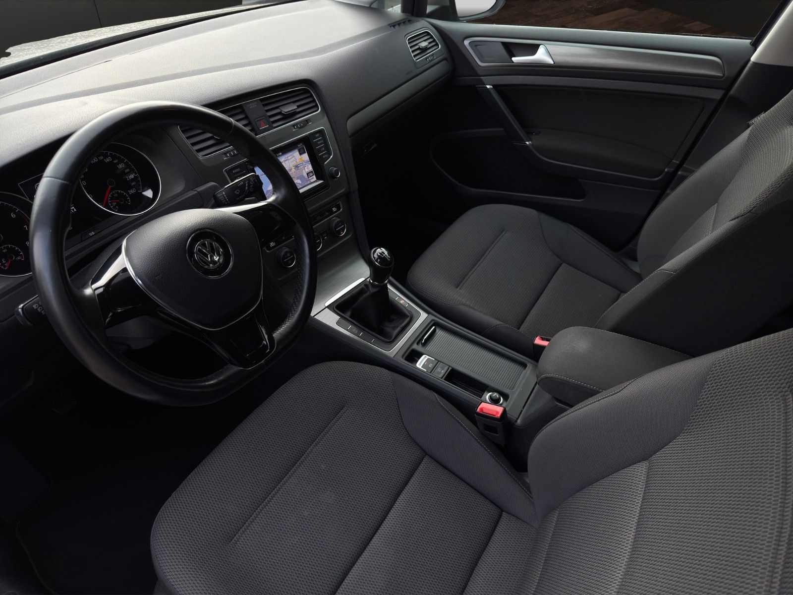 Fahrzeugabbildung Volkswagen Golf VII Lim. Sitzheizung / Bluetooth / Navi