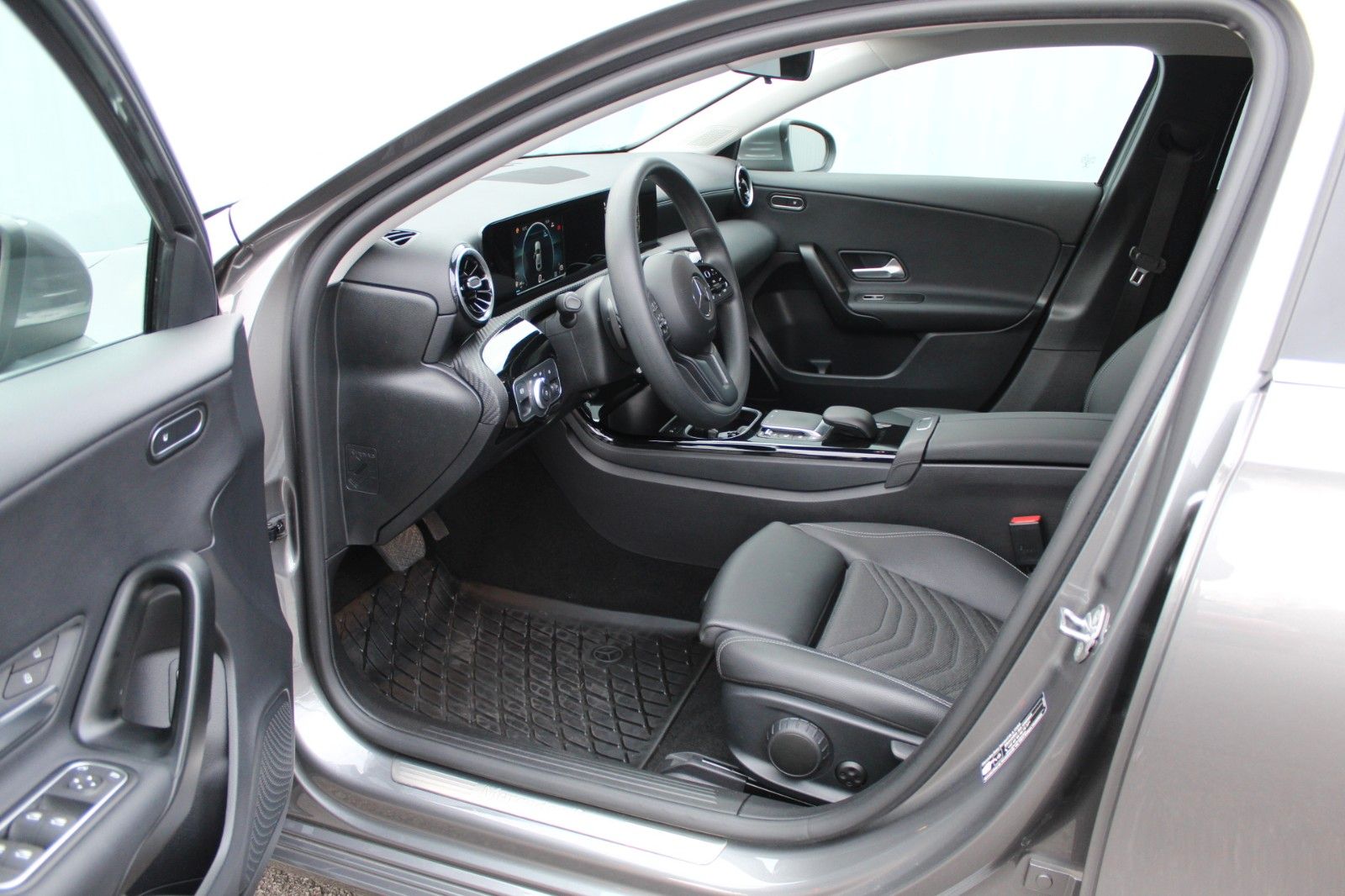 Fahrzeugabbildung Mercedes-Benz Lim A 200 Style 4Matic  Allrad*Navi*AHK
