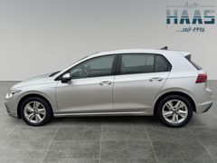 Fahrzeugabbildung Volkswagen Golf VIII Lim. Life Navi Massage Sitzh ACC Lane