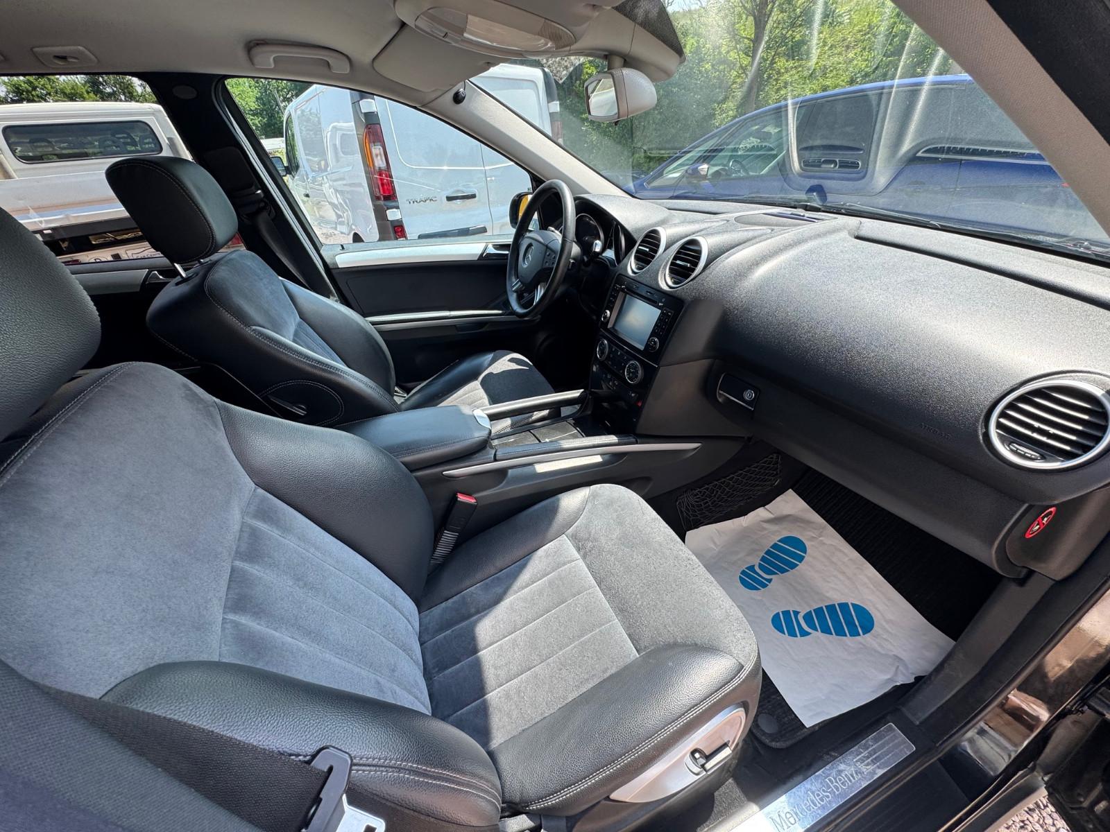Mercedes-Benz ML350 2005 — photo 19