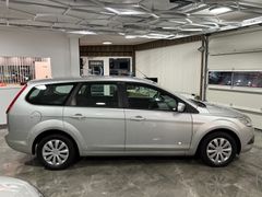 Fahrzeugabbildung Ford Focus Turnier 1.6 Style Automatik Klima PDC AHK