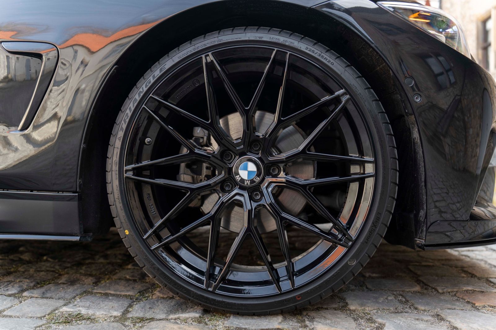 Fahrzeugabbildung BMW 430I Kabrio M-Performance H&K LED HUD CARBON KAM