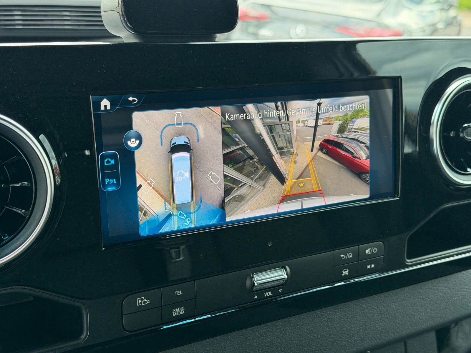 Fahrzeugabbildung Mercedes-Benz Sprinter 319 CDI 4x4 3665 DISTRONIC AHK LED