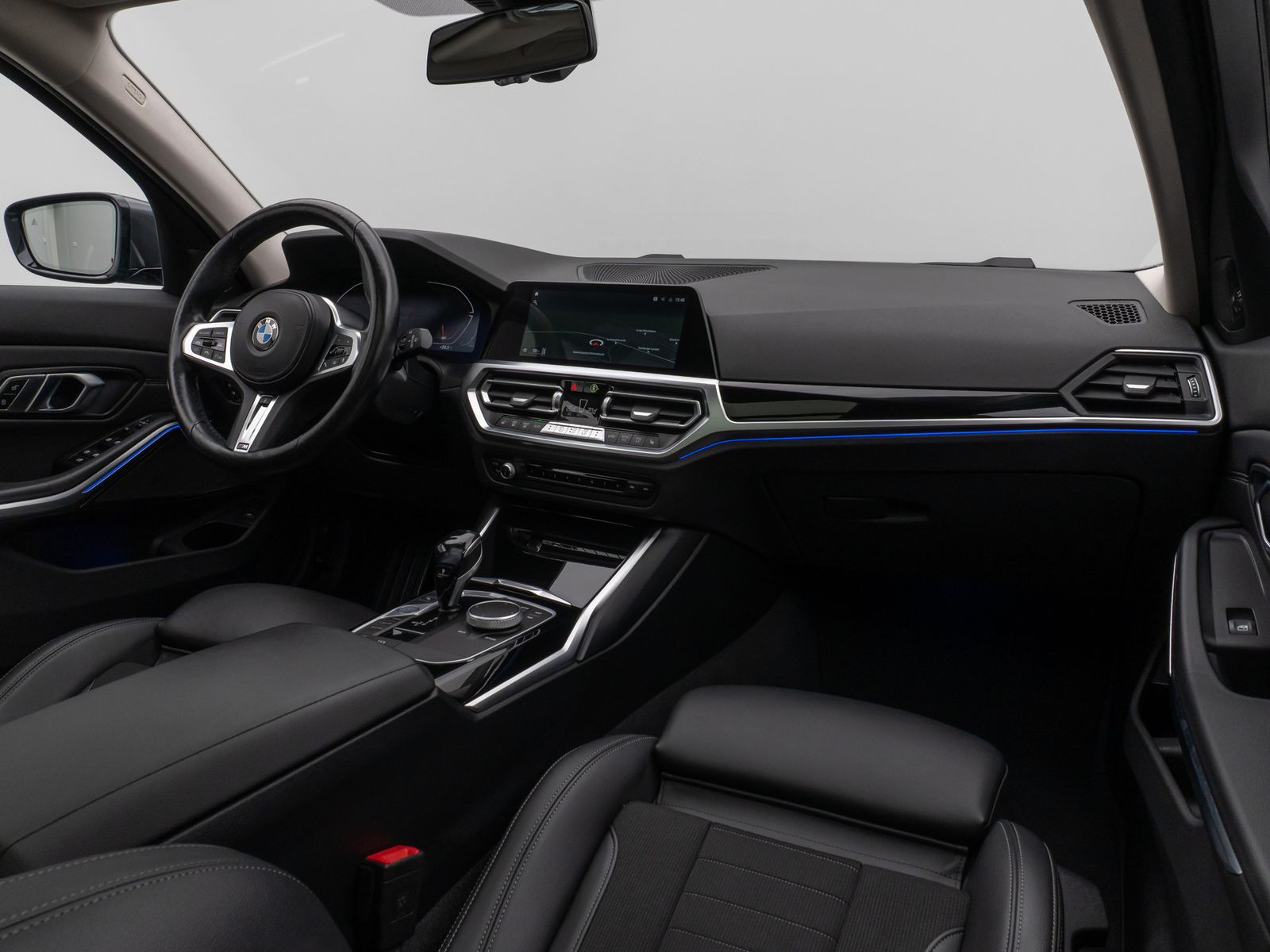 Fahrzeugabbildung BMW 320d xD  Sport Line Panorama DAB H/K Stop&Go AHK