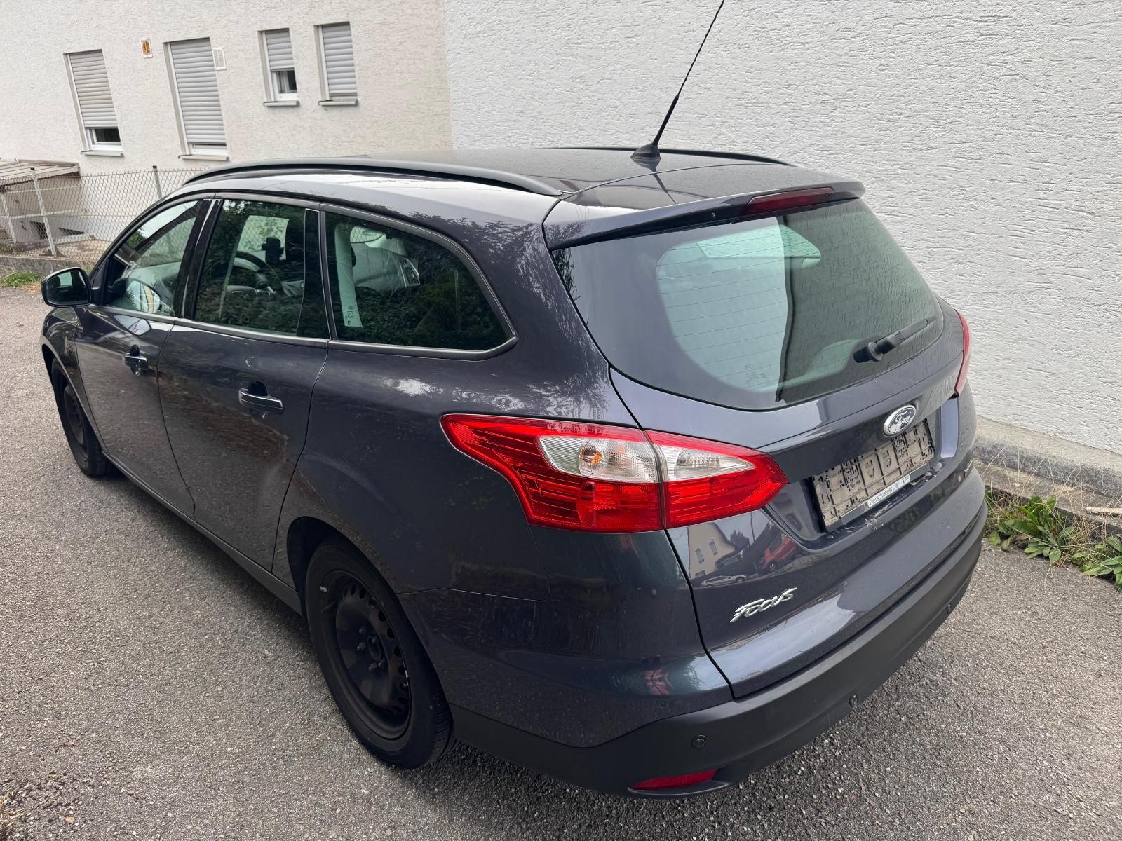 Ford Focus 2012 — photo 8