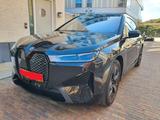 BMW iX xDrive40 - - BMW iX: Von Privat