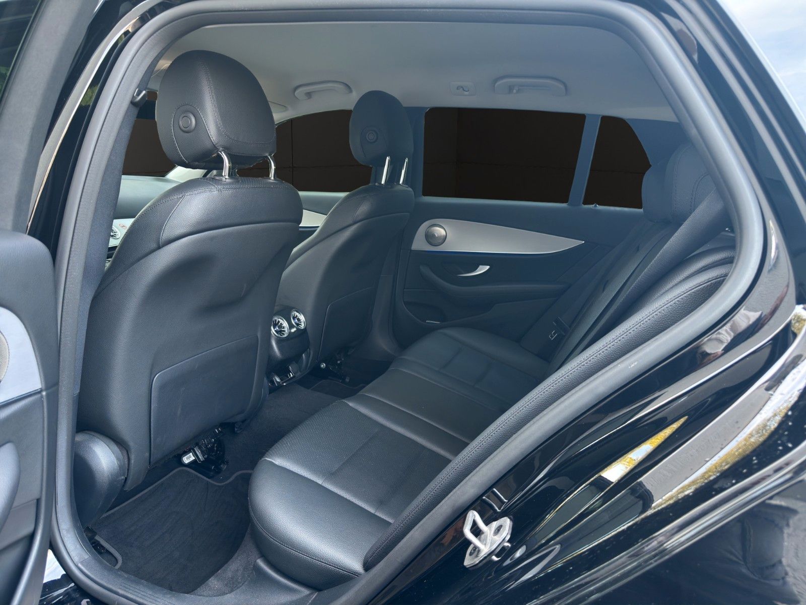 Fahrzeugabbildung Mercedes-Benz E 200 E T-Modell E 200 d
