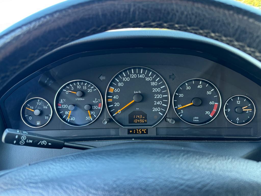 Mercedes-Benz SL 320