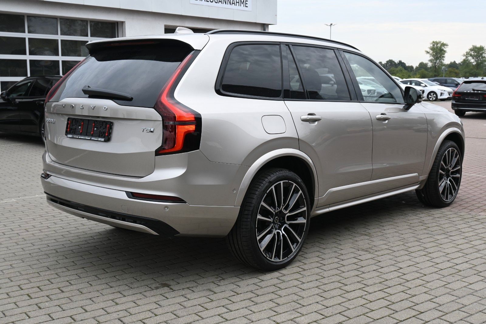 Fahrzeugabbildung Volvo XC90 T8 AWD Ultra Dark´*STDHZG*360°*LUFT*ACC*AHK