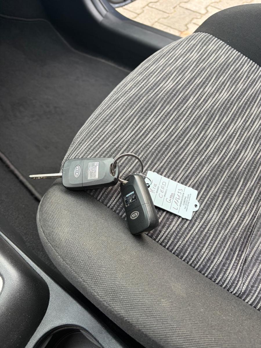 Kia cee'd 2010 — photo 33