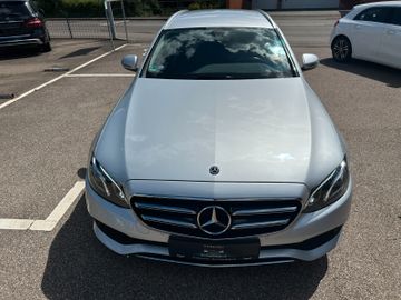 Mercedes E 200 - 5