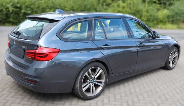 BMW 330 Baureihe 3 Touring 330i xDrive Sport Line