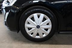 Fahrzeugabbildung Ford Focus 1,5 EB Trend Turnier KLIMA + Winter Paket