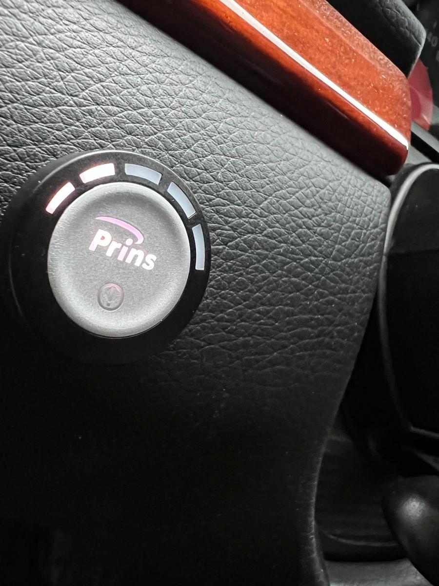 Mercedes-Benz E200 2006 — photo 14