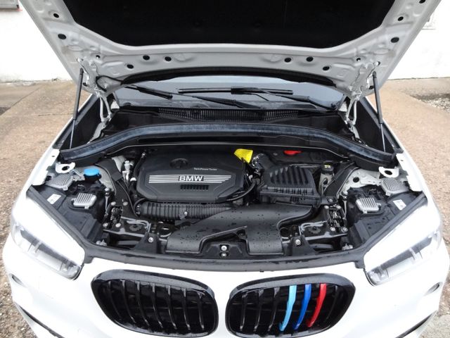 Fahrzeugabbildung BMW X1 xDrive 20i M-Sport/HUD/Pano/Kam/AHK/Navi/
